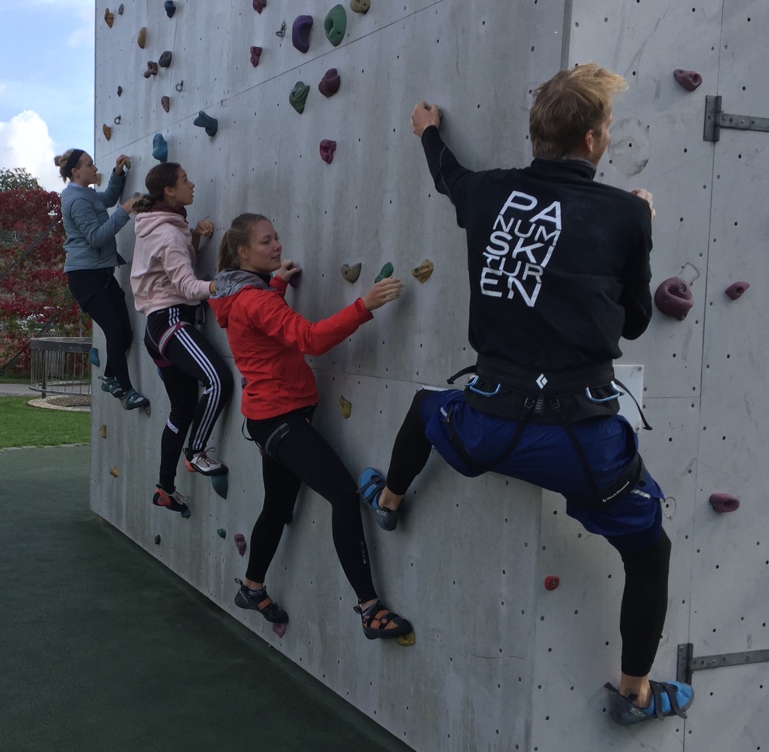 KU Studenteridræt Klatring Rebklatring Bouldering Boulders Klatrevæg